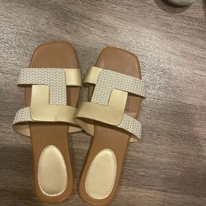 Source Unknown Gold and Cream Women's Sandals
